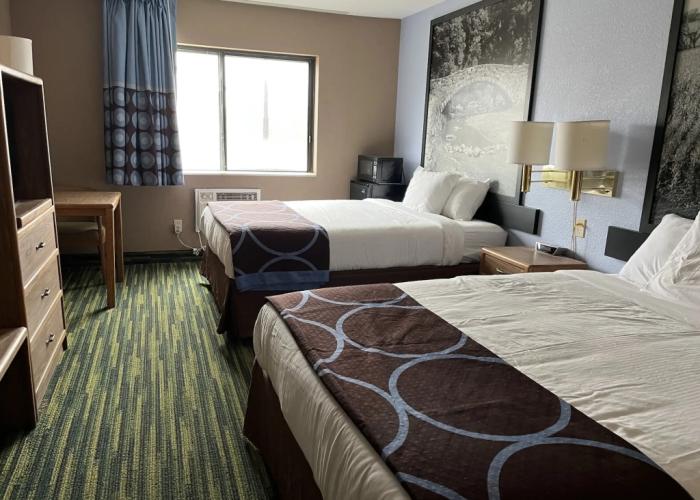 Boarders Inn & Suites by Cobblestone Hotels - Waterloo/Cedar Falls