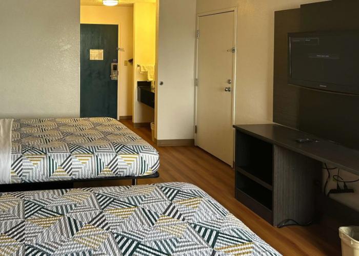 Motel 6 Waterloo, IA