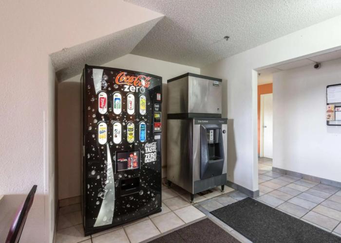 Motel 6 Waterloo, IA