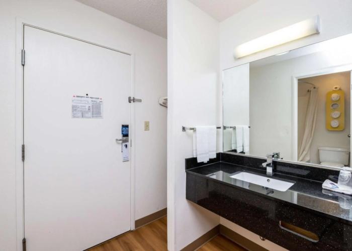 Motel 6 Waterloo, IA