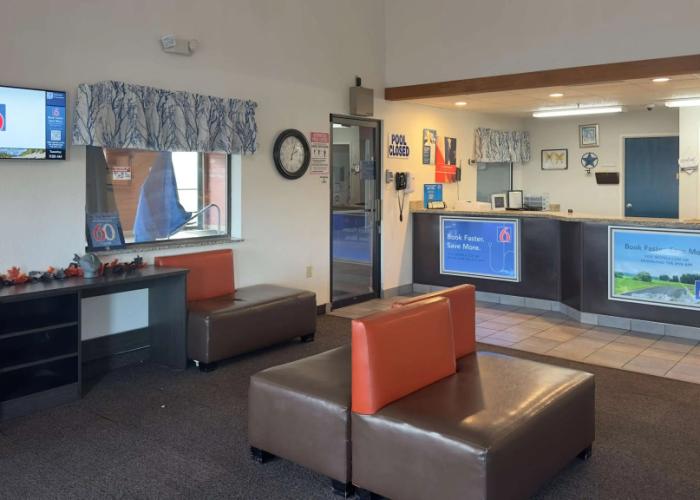 Motel 6 Waterloo, IA