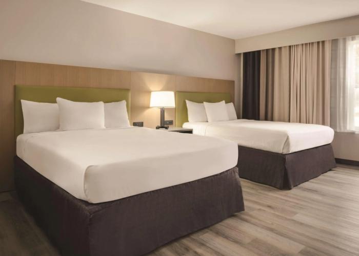 Country Inn & Suites by Radisson, Waterloo, IA