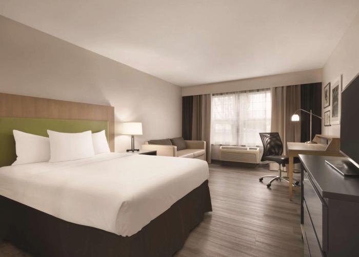 Country Inn & Suites by Radisson, Waterloo, IA