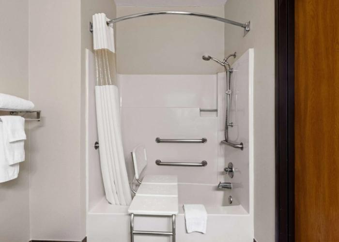 Baymont by Wyndham Waterloo