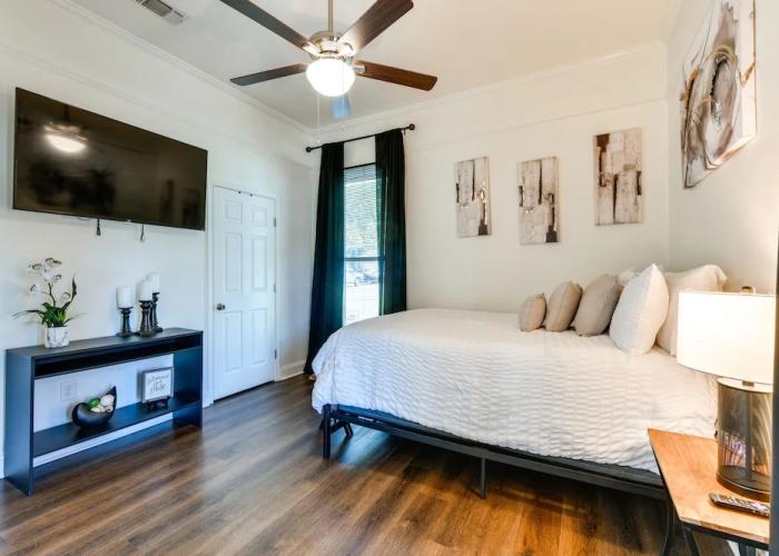 Stunning Baton Rouge Home w/ Pool: Near Lsu!