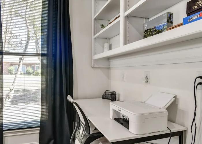 Stunning Baton Rouge Home w/ Pool: Near Lsu!