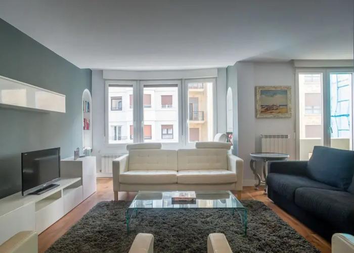 Playa Gros - Iberorent Apartments