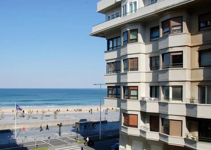 Playa Gros - Iberorent Apartments