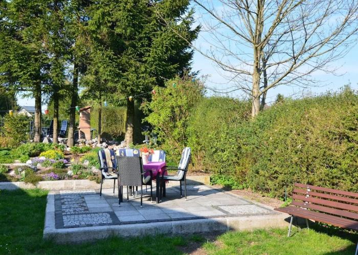 Holiday Home in Neustadt am Rennsteig With Pond