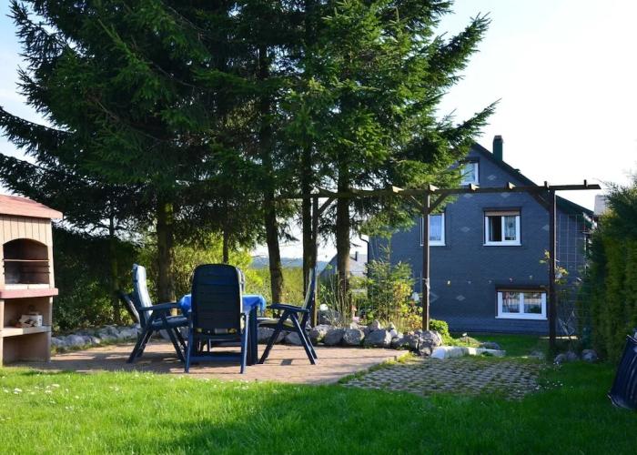 Holiday Home in Neustadt am Rennsteig With Pond