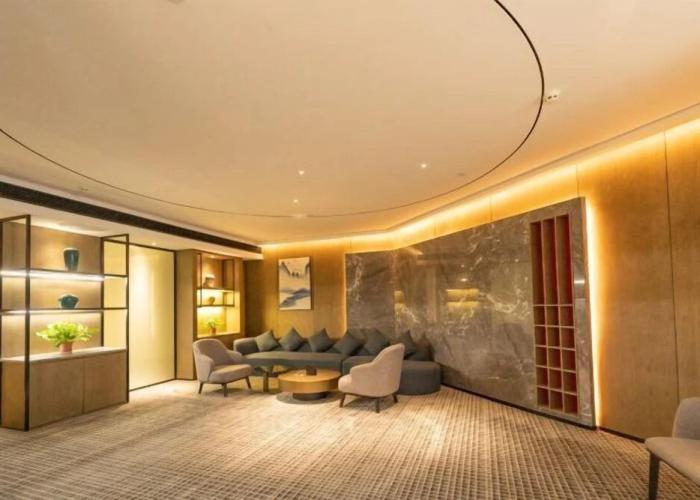Huarong Hongfa International Hotel (People's Square)