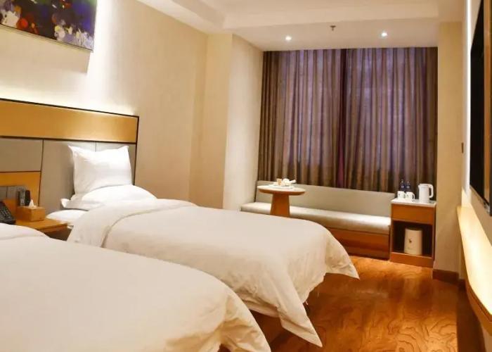 GreenTree Inn West Prefecture Golmud Pedestrian Street Business Hotel