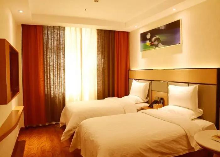 GreenTree Inn West Prefecture Golmud Pedestrian Street Business Hotel
