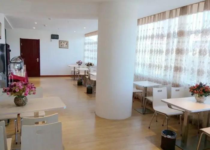GreenTree Inn West Prefecture Golmud Pedestrian Street Business Hotel