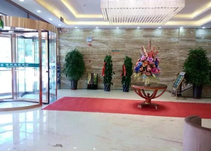 GreenTree Inn West Prefecture Golmud Pedestrian Street Business Hotel
