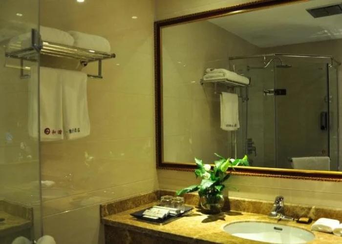 Harmonious Dunpu Hotel
