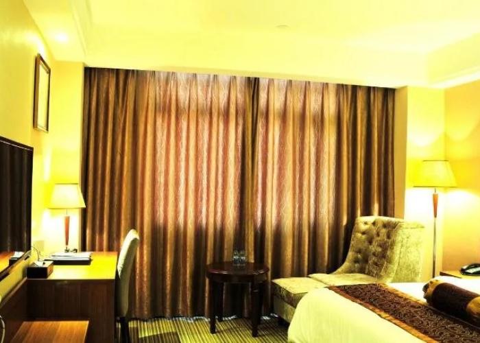 Harmonious Dunpu Hotel