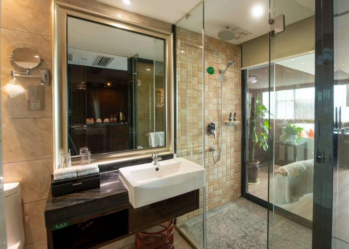 Ramada by Wyndham Encore Kaili West