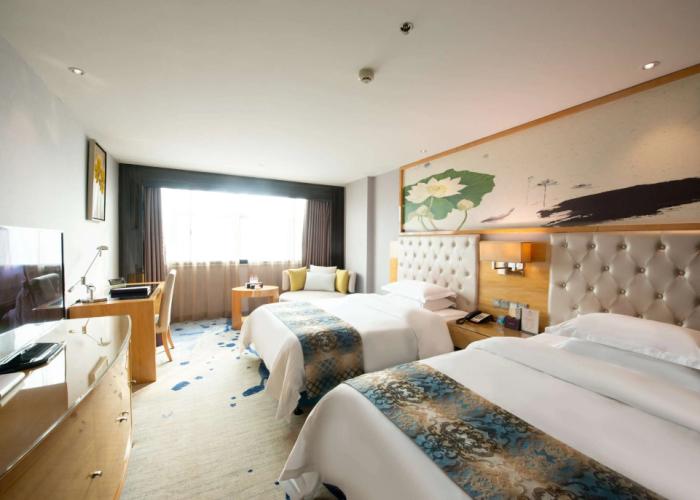Ramada by Wyndham Encore Kaili West
