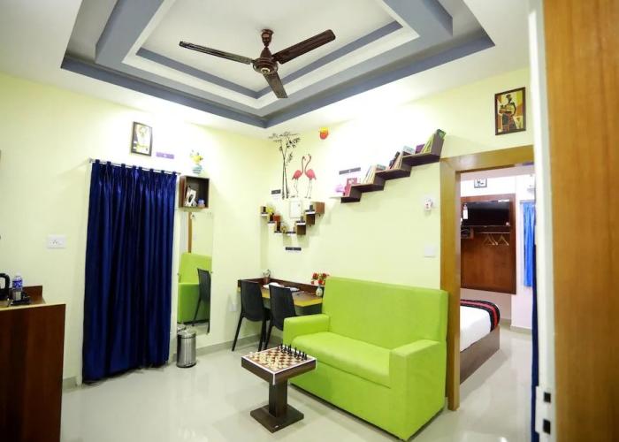 Base9 Airport Hotel