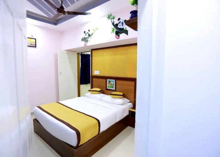 Base9 Airport Hotel