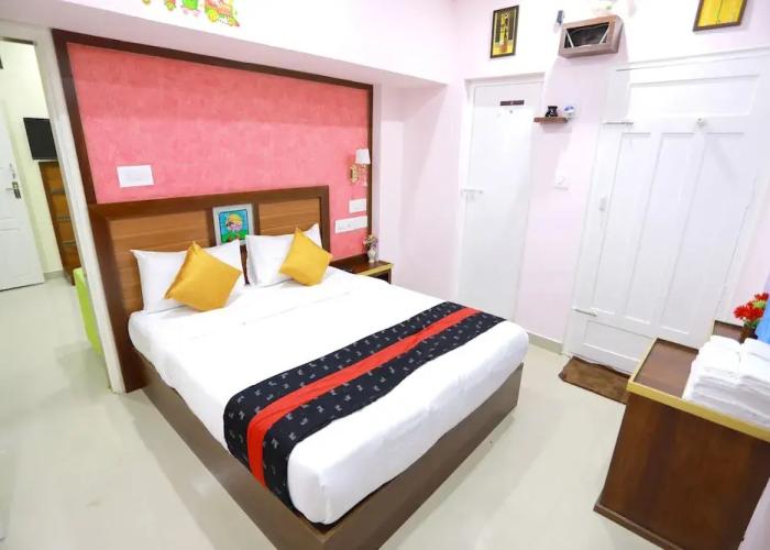 Base9 Airport Hotel