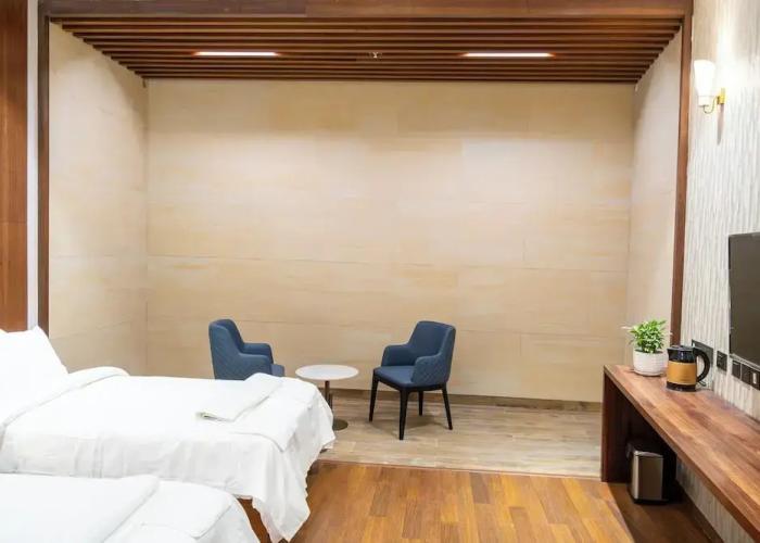 0484 Aero Lounge - Terminal 2, Cochin Airport Hotel