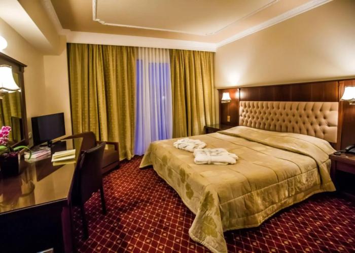 Kouros Hotel