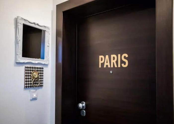 Deluxe Apartments