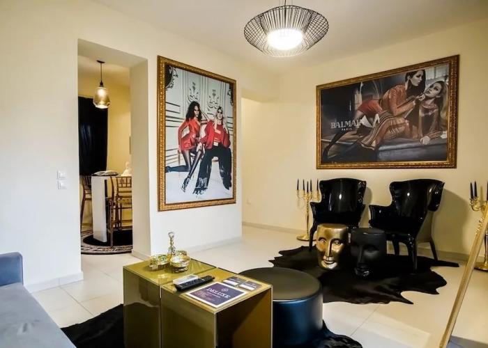 Deluxe Apartments