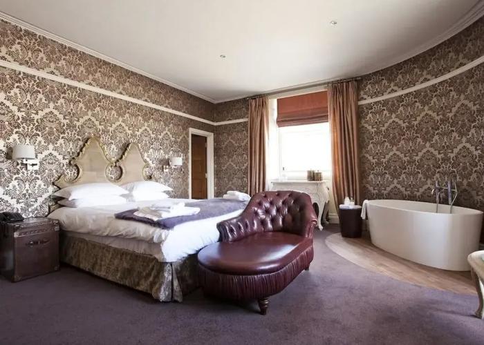 The Royal Hotel