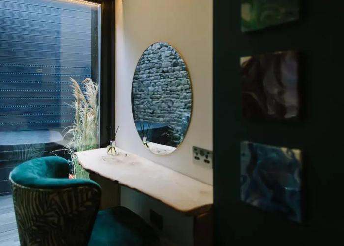 Absoluxe Suites