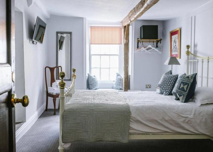 The Snooty Fox - Inn