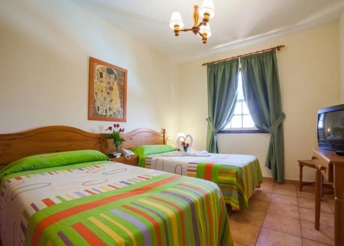Apartamentos Oasis San Antonio