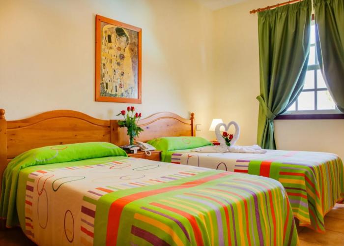 Apartamentos Oasis San Antonio