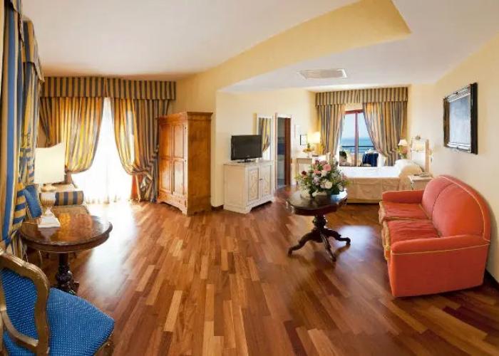Punta Campanella Resort & SPA