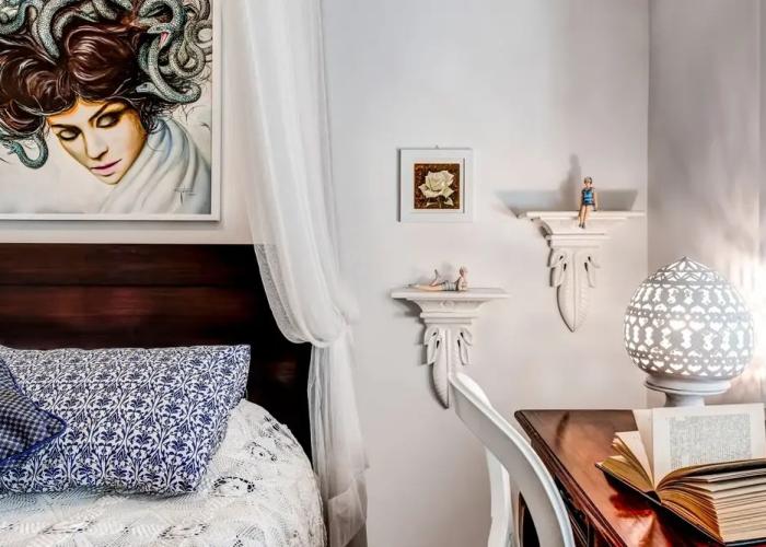 Medusa and the Seahorse Villa