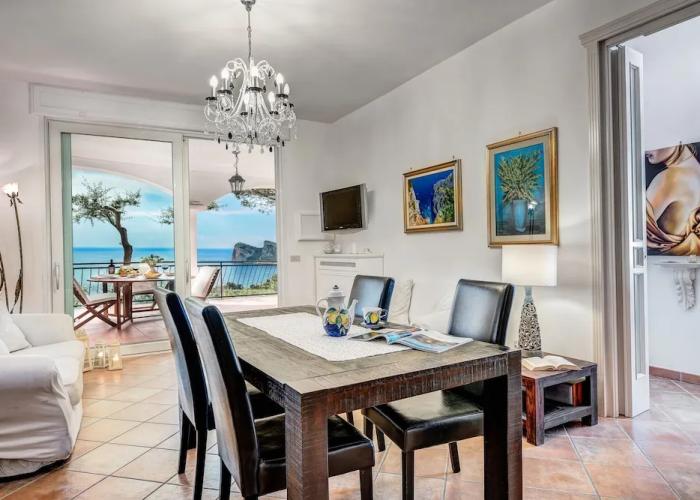 Medusa and the Seahorse Villa