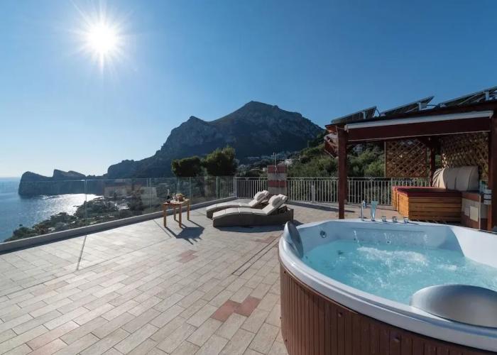 MAIN Roof Terrace Apartment