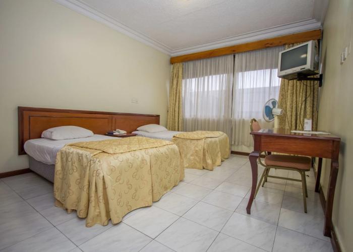 Holiday Express Hotel