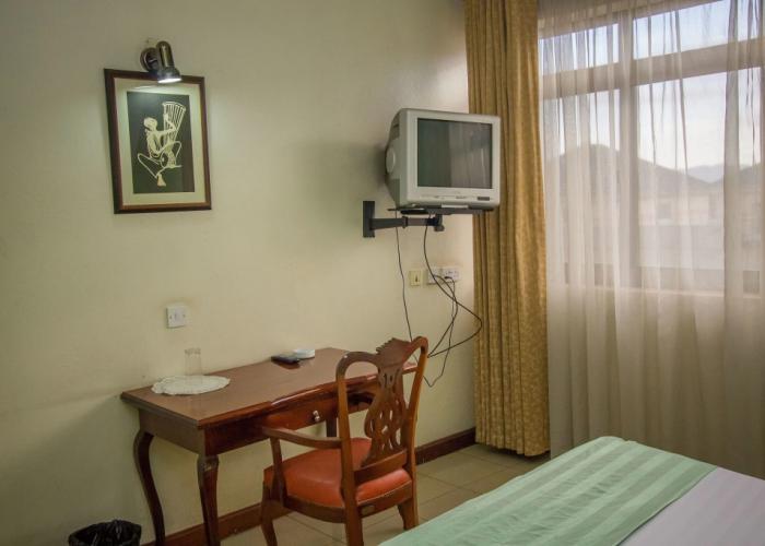Holiday Express Hotel