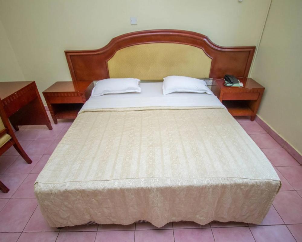 фото Emerald Hotel