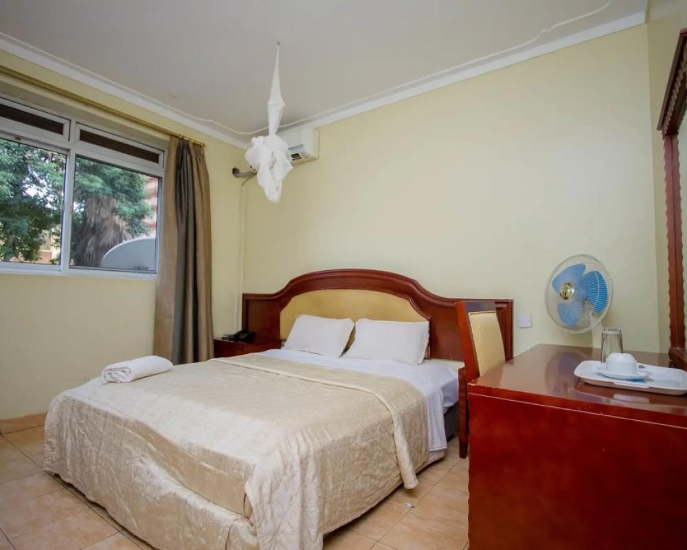 фото Emerald Hotel