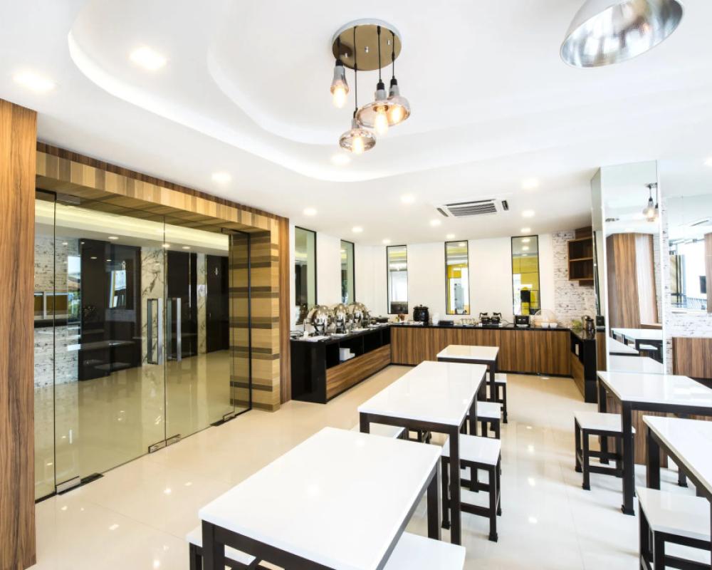 фото The Circle Hotel