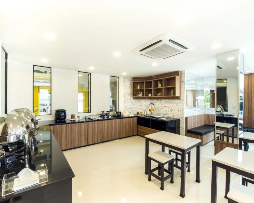 фото The Circle Hotel