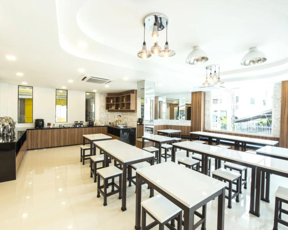 фото The Circle Hotel