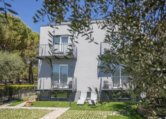 Room in B&B - Insula Felix - Deluxe Triple Room With Sea View