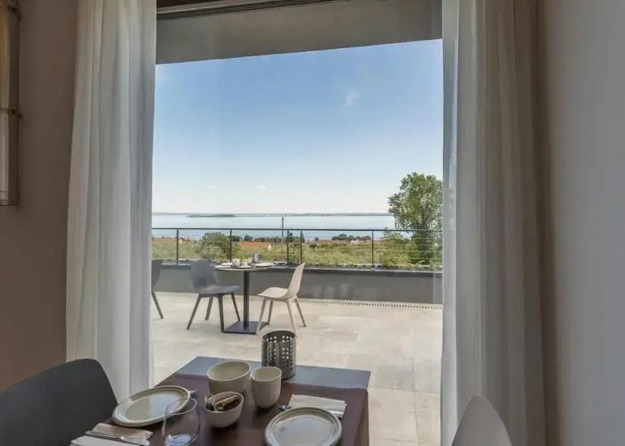 Room in B&B - Insula Felix - Deluxe Triple Room With Sea View