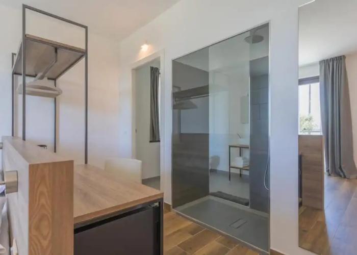 Room in B&B - Insula Felix - Deluxe Triple Room With Sea View