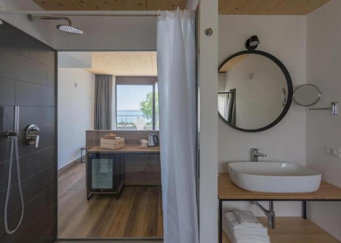 Room in B&B - Insula Felix - Deluxe Double Room With Balcony and Sea View